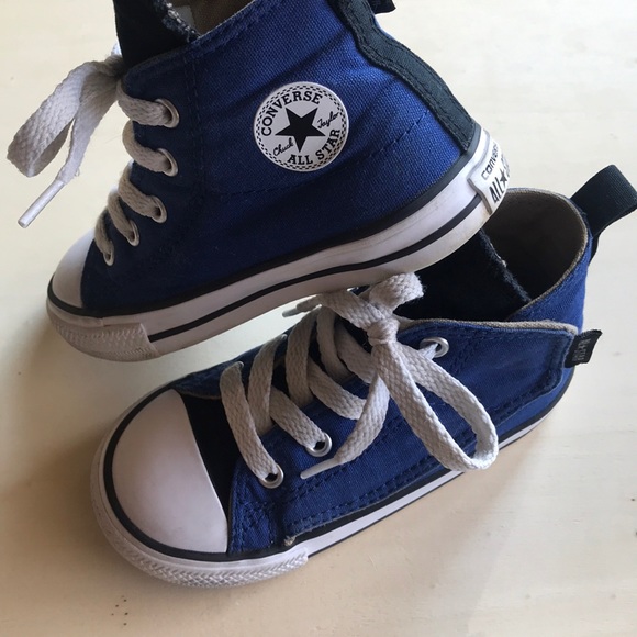 Blue AllStar Converse Toddler 8 Velcro closure - Picture 2 of 7